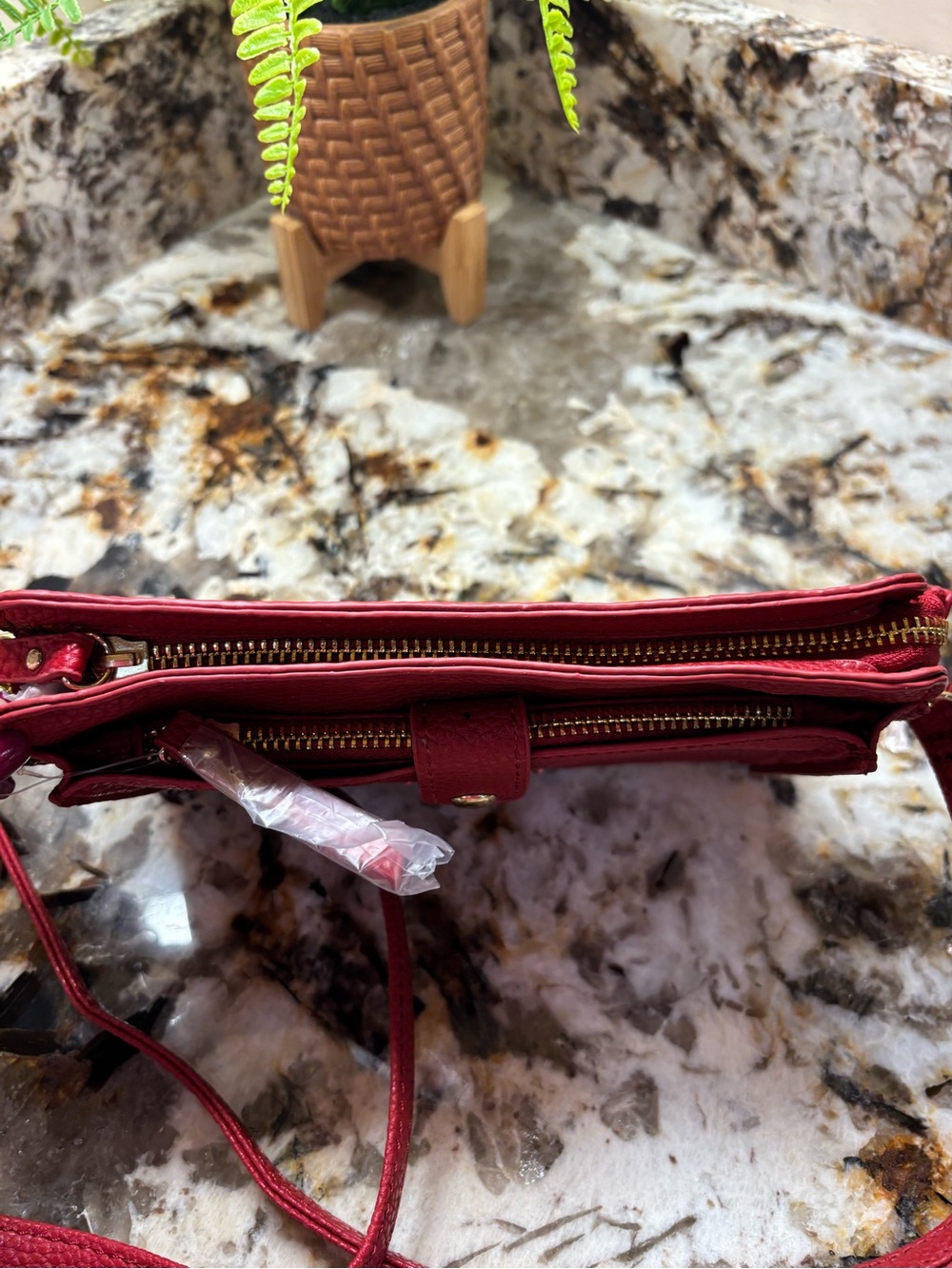 Kenneth Cole Reaction Red Pebble Crossbody Purse - Picture 10 of 11